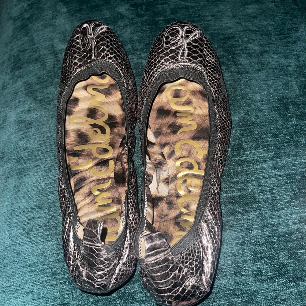 Sam Edelman Cayla flats 9.5 silver like new!